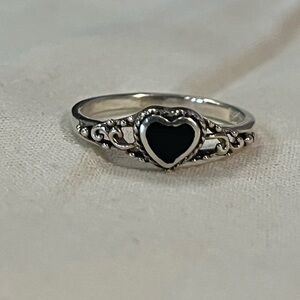 Dainty heart filigree ring with inlaid
